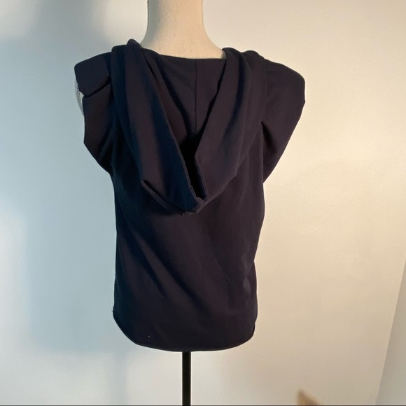 Sundays Women’s Sleeveless Top Hooded Navy Size 2 New - Picture 10 of 10